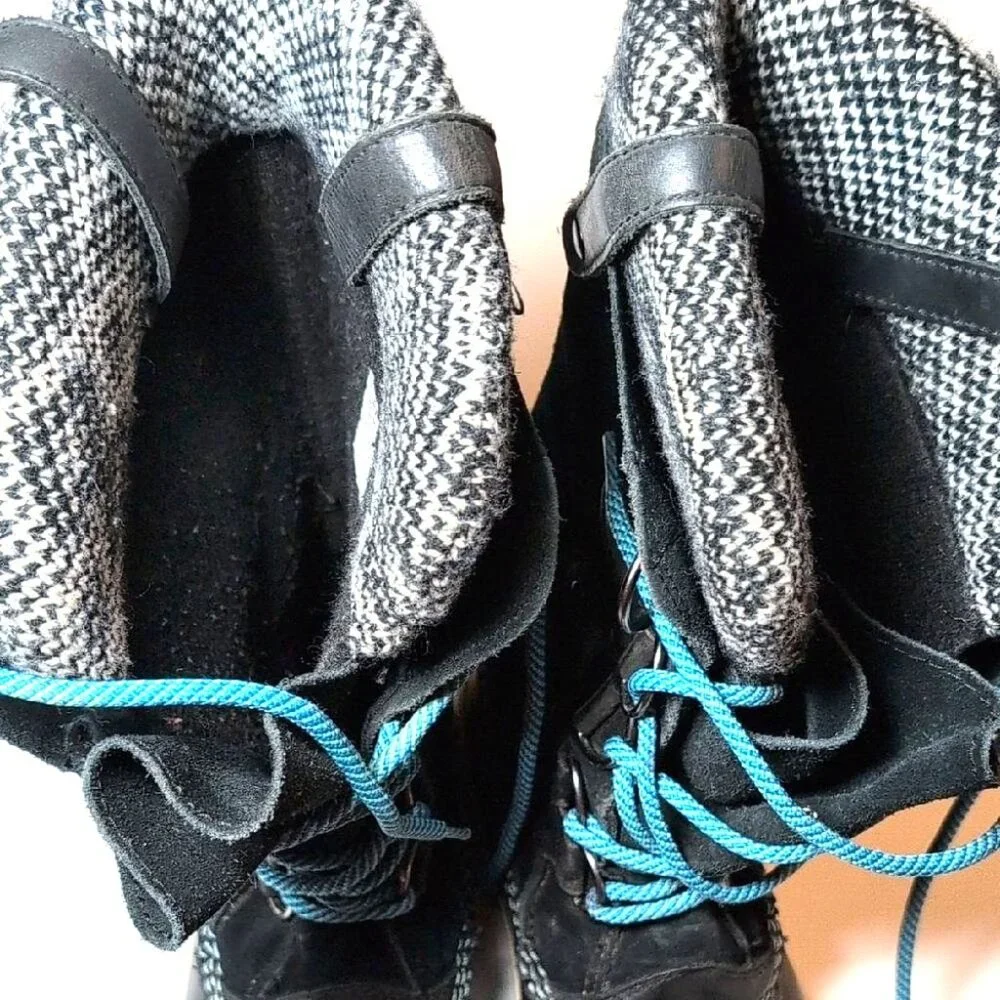 Sorel Joan Of Arctic Black and Blue Lace Up Waterproof Boots Size 9